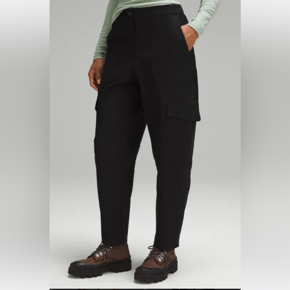 Lululemon Light Utilitech Cargo Pocket High Rise Pant